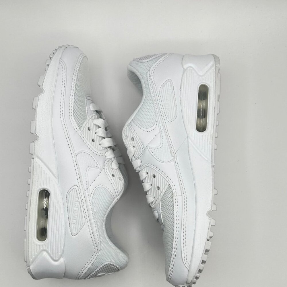 Women's Nike Air Max 90 Running Shoes Sz 6 Triple White DH8010-100 NEW - Picture 5 of 10